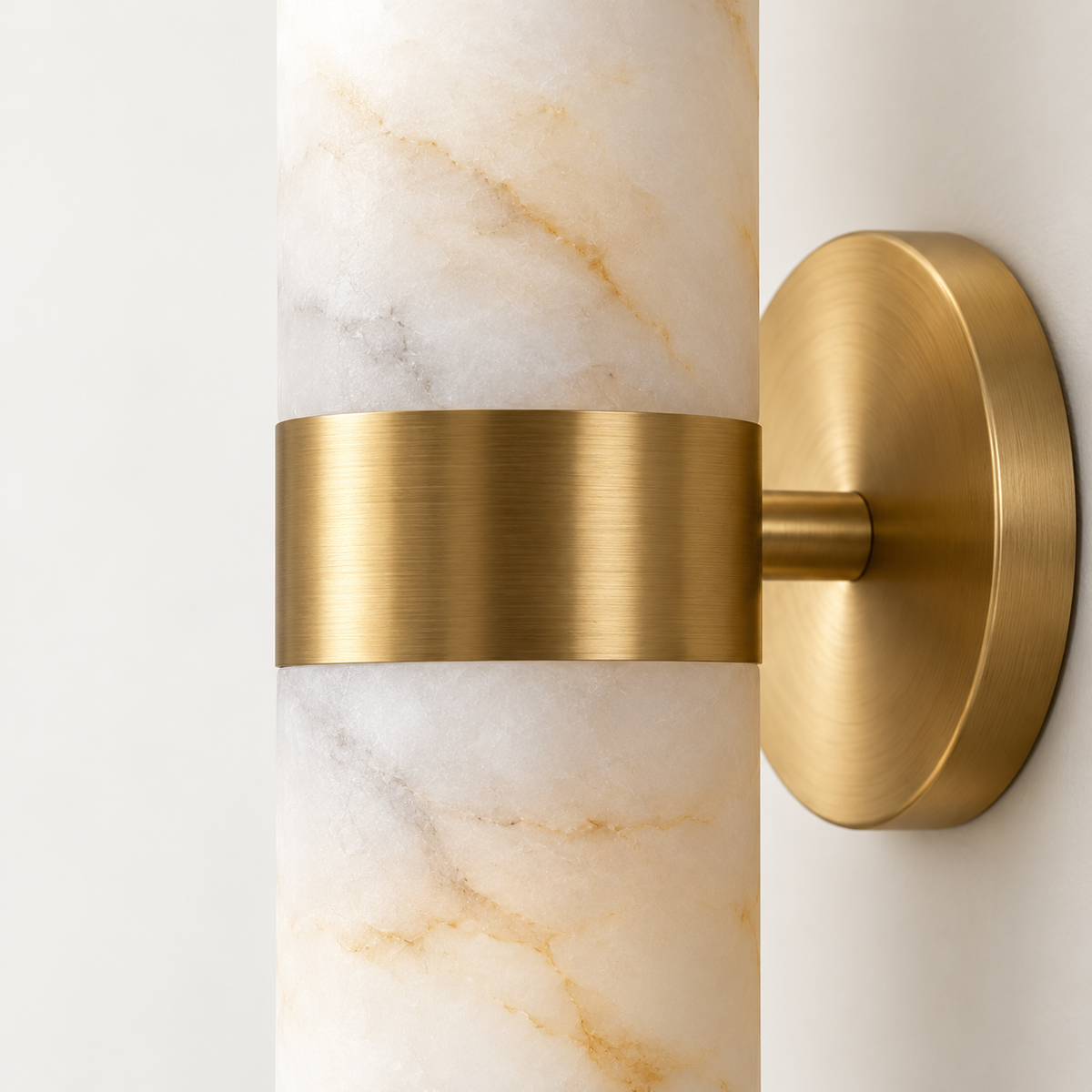 Sirio Alabaster Cylinder Wall Light, studio photo